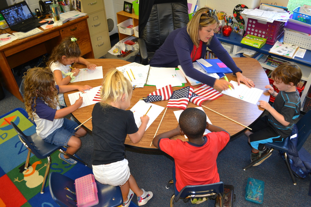 Farmington kindergartens working on Constitution day activities