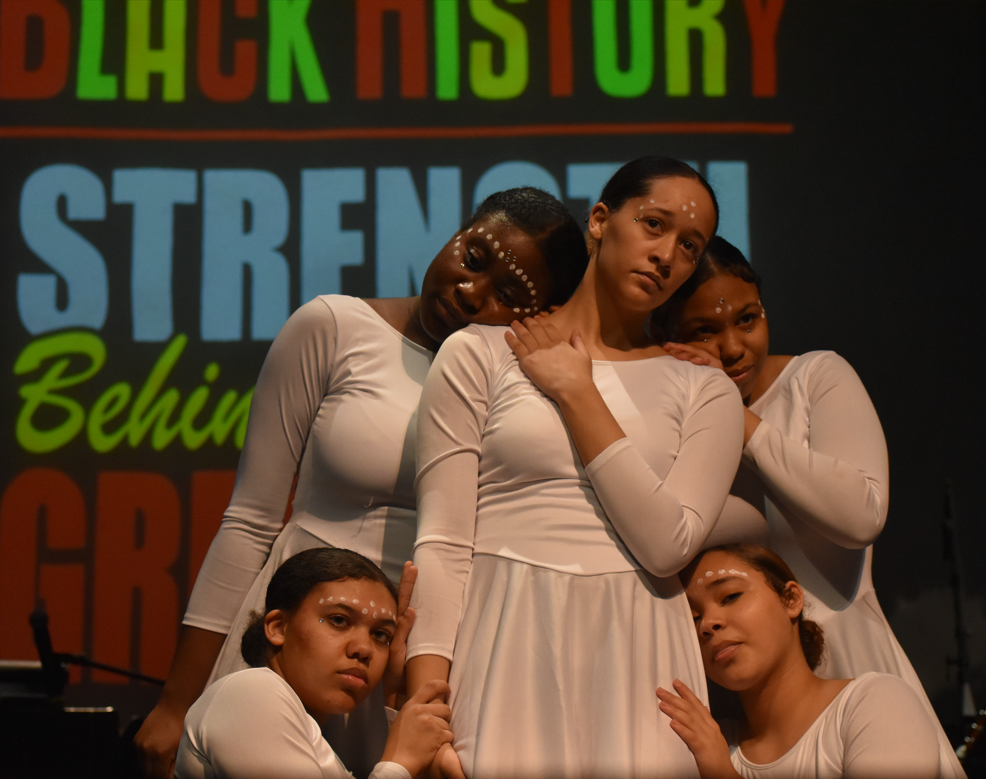 Cynthia Newton, Trinity DeSilva, K'yra Venney, Samone McKinleyand Bryanna Tyler performed a dance to Lift Me Up.